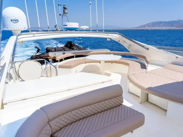 Ferretti Yachts 76