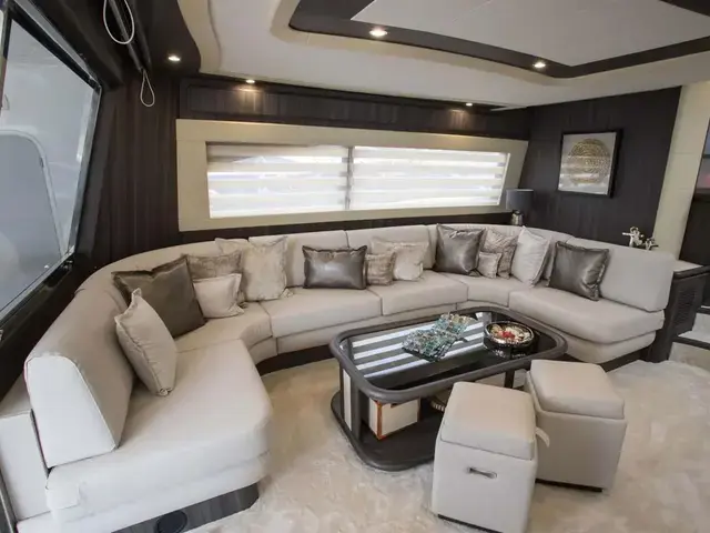 Ferretti Yachts 76