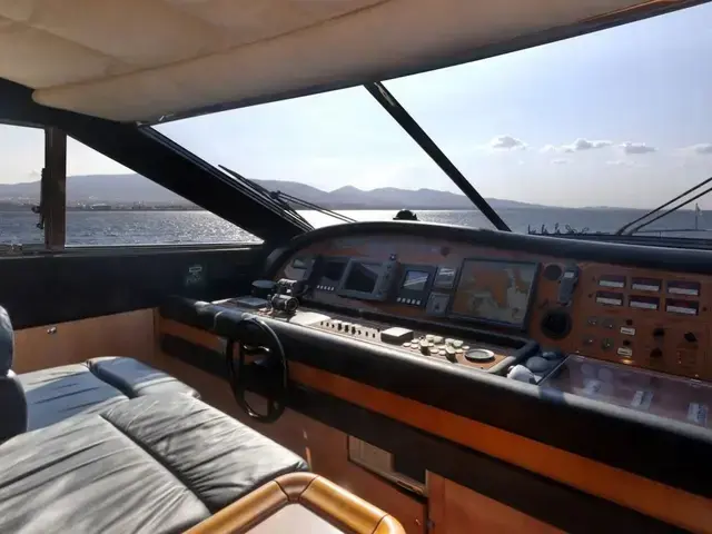 Ferretti Yachts 76