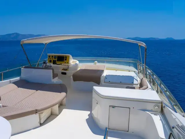 Ferretti Yachts 76