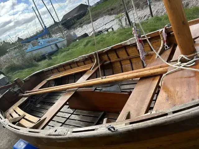 Classic 12' Clinker Sailing Dinghy