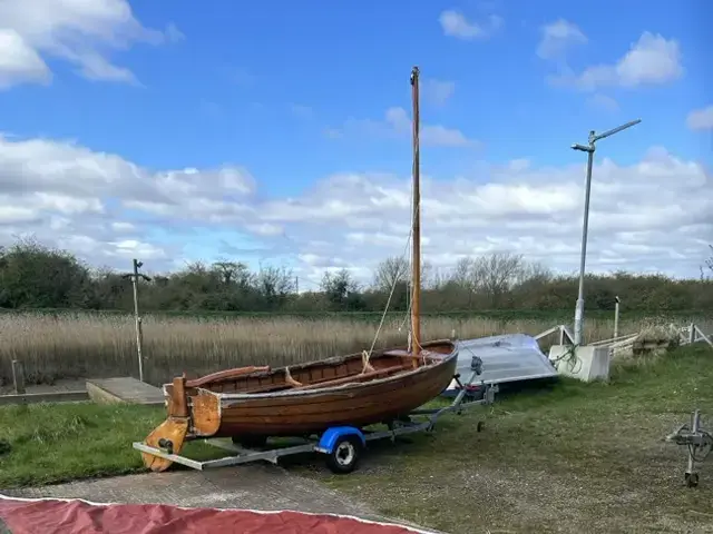 Classic 12' Clinker Sailing Dinghy