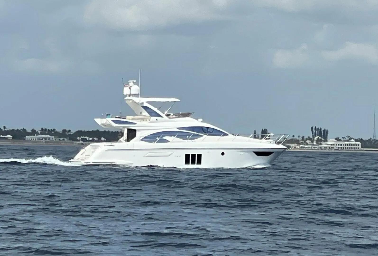 2014 Azimut flybridge