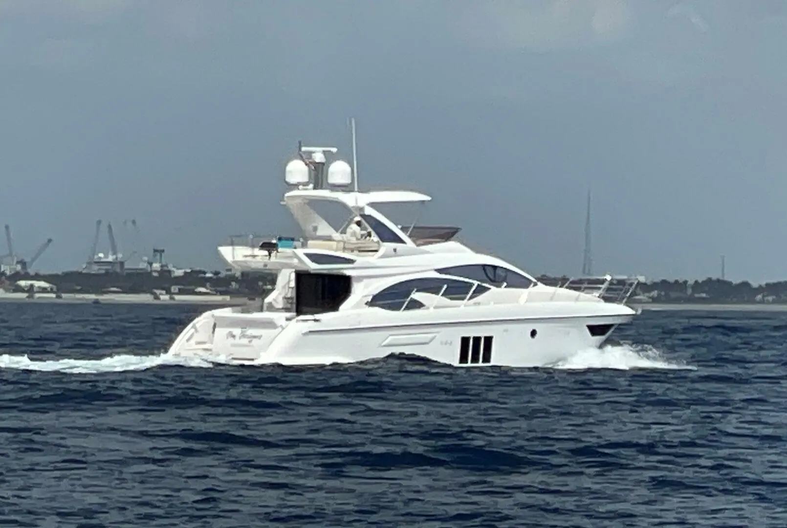 2014 Azimut flybridge