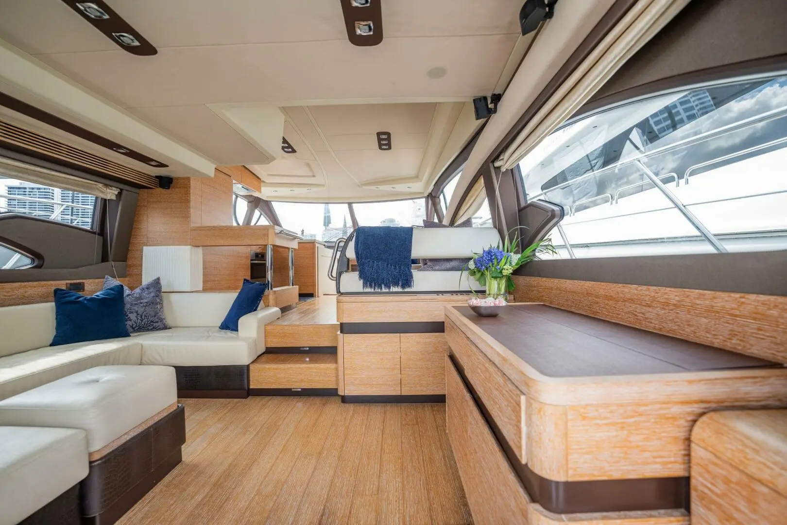 2014 Azimut flybridge