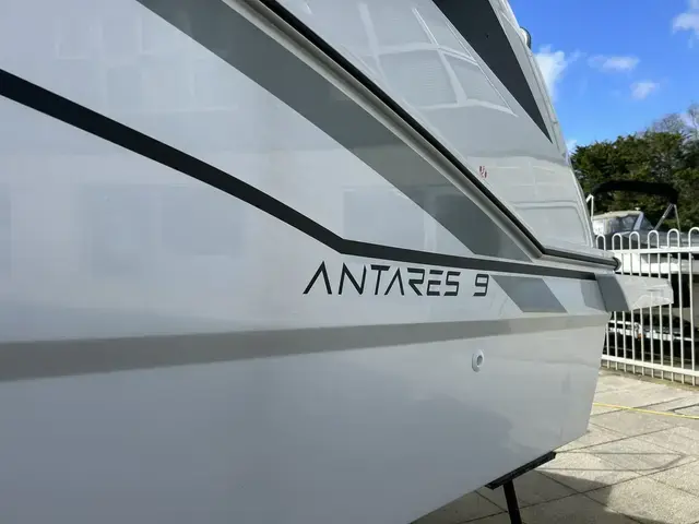 Beneteau Antares 9