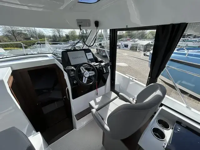 Beneteau Antares 9