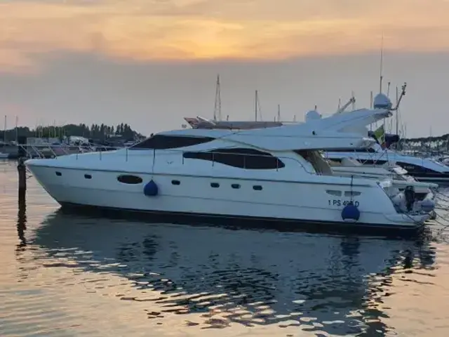 Ferretti Yachts 530 Fly