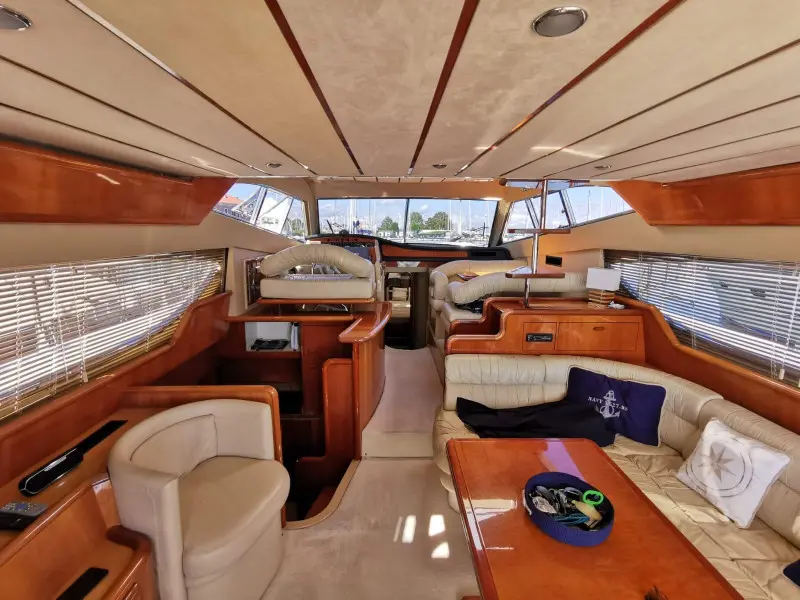 2000 Ferretti 530 fly