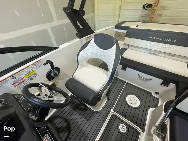 Bayliner Vr5