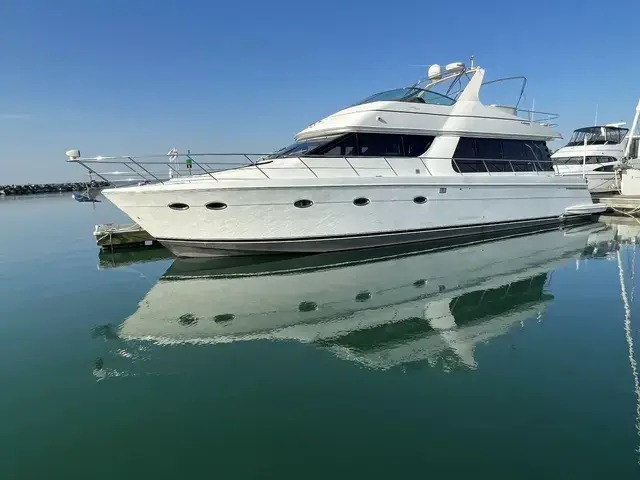 Carver 570 Voyager Pilot House