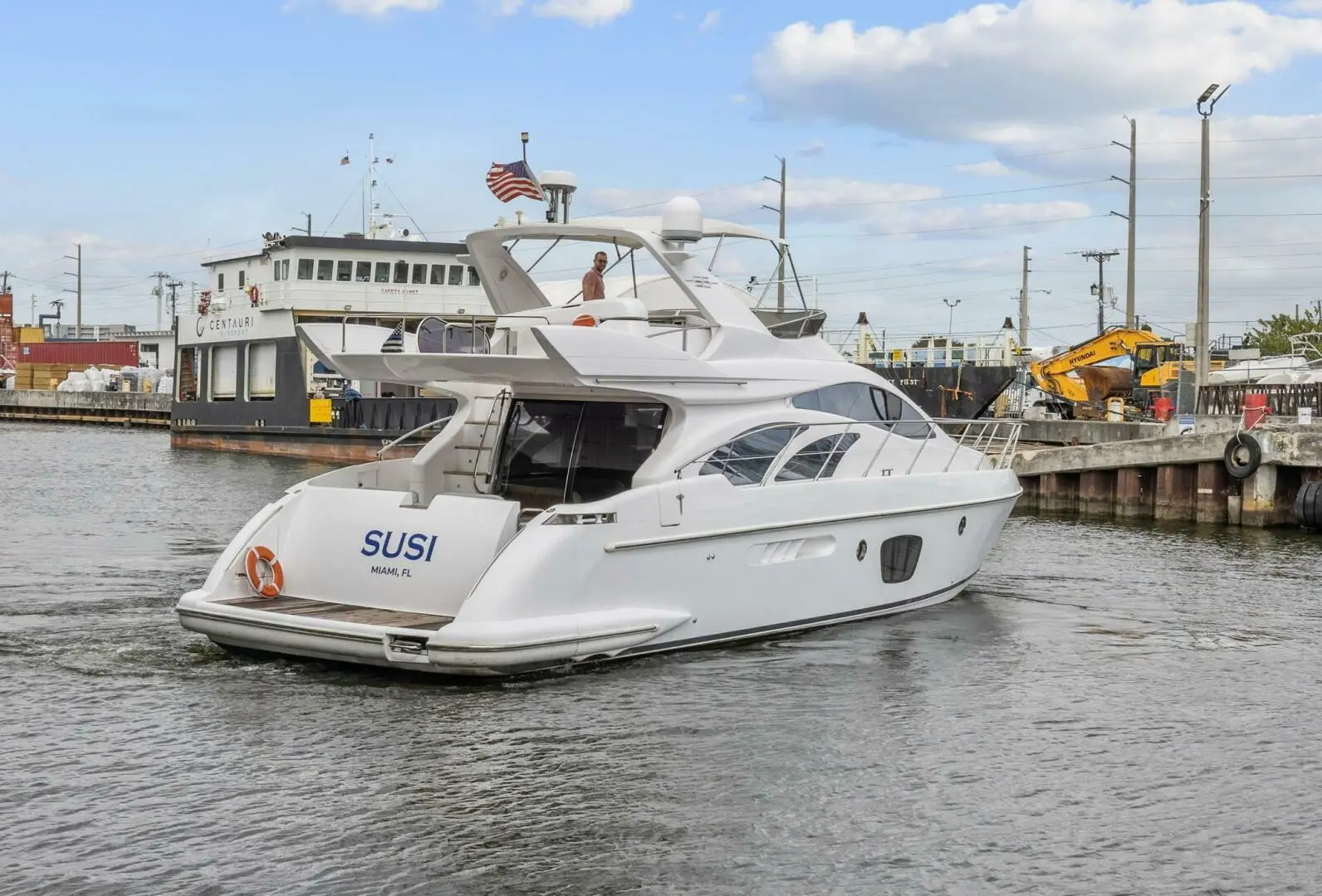 2005 Azimut 55 flybridge