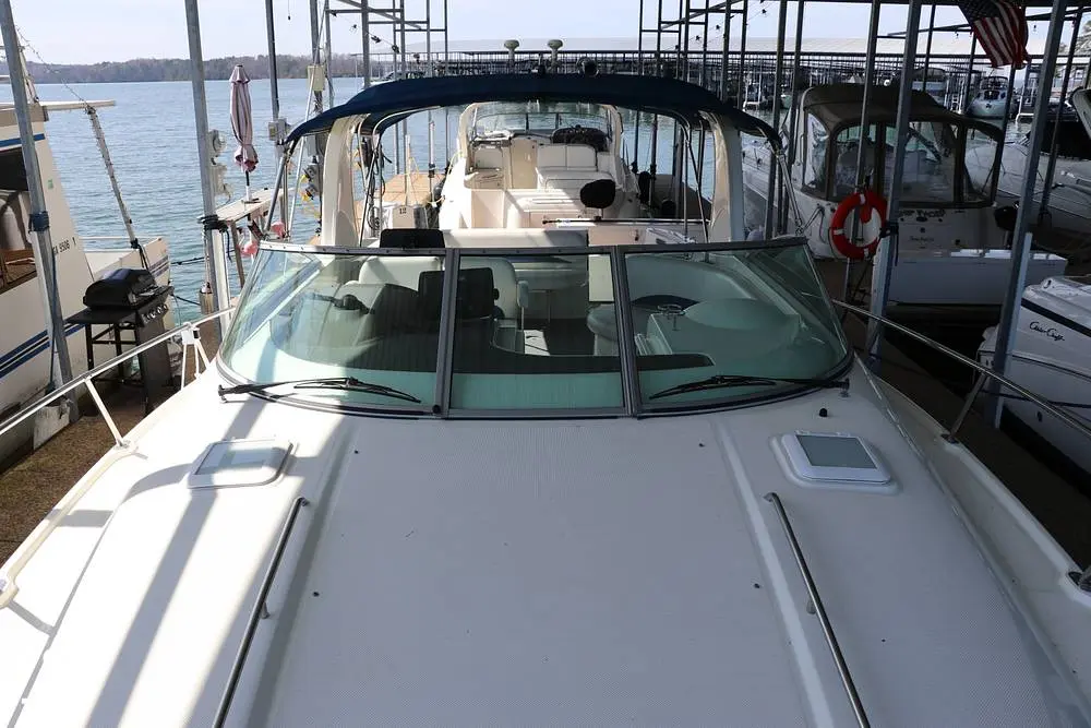 2005 Bayliner 325