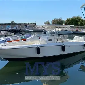 2005 Boston Whaler 320 Outrage