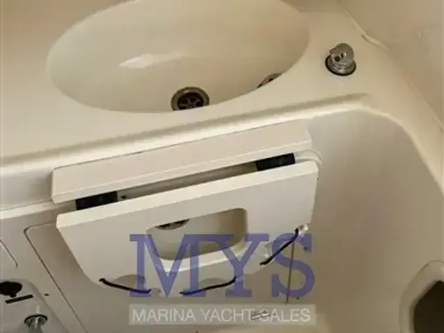 Boston Whaler 320 Outrage