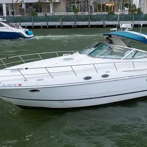 2002 Cruisers Yachts 3870 Express