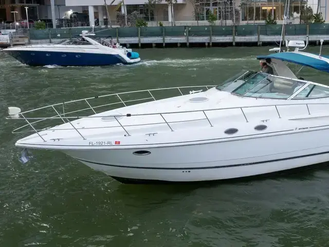 Cruisers Yachts 3870 Express