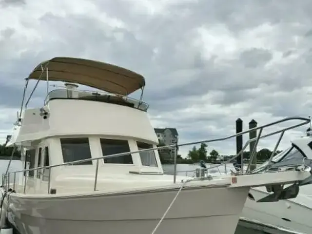 Mainship 34 Trawler