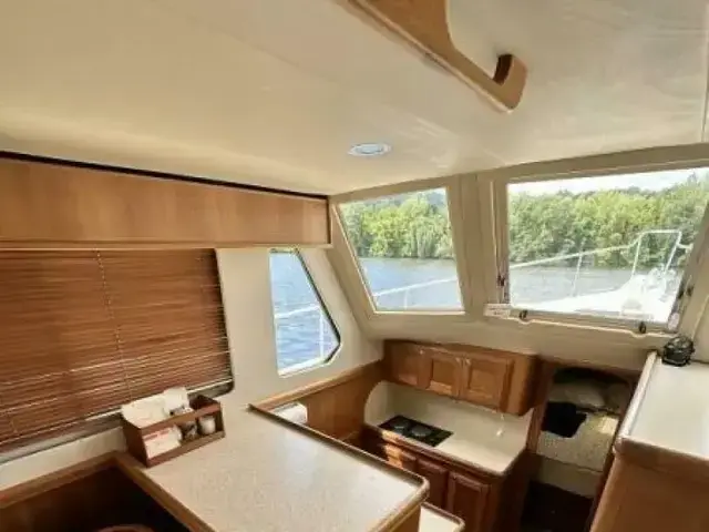 Mainship 34 Trawler