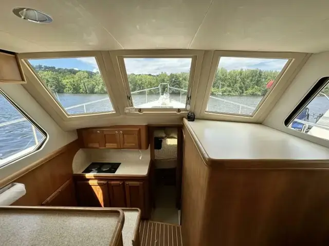 Mainship 34 Trawler