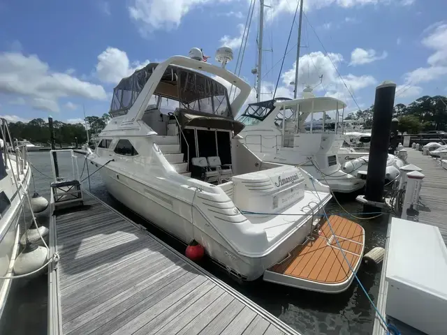 Sea Ray 440 Express Bridge