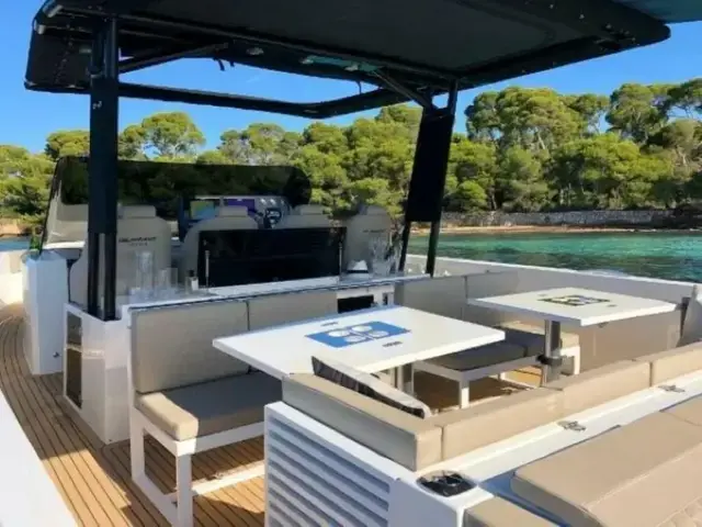 De Antonio Yachts D42 Open