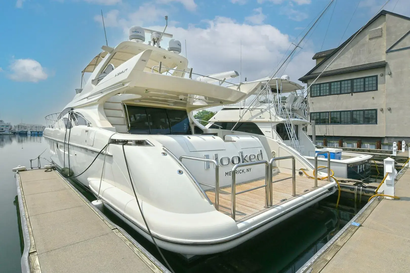 2003 Azimut 62