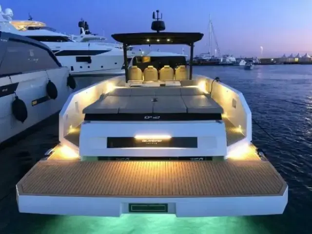 De Antonio Yachts D42 Open