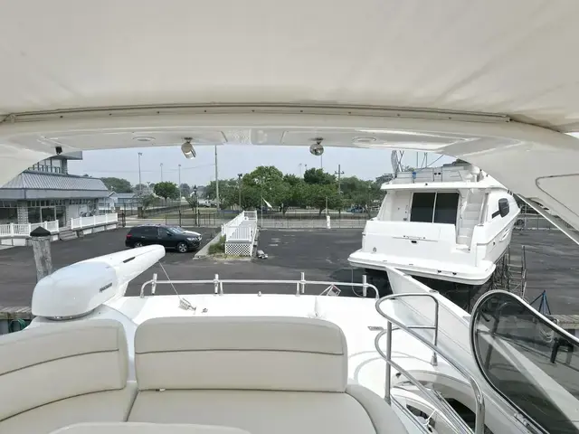 Azimut 62