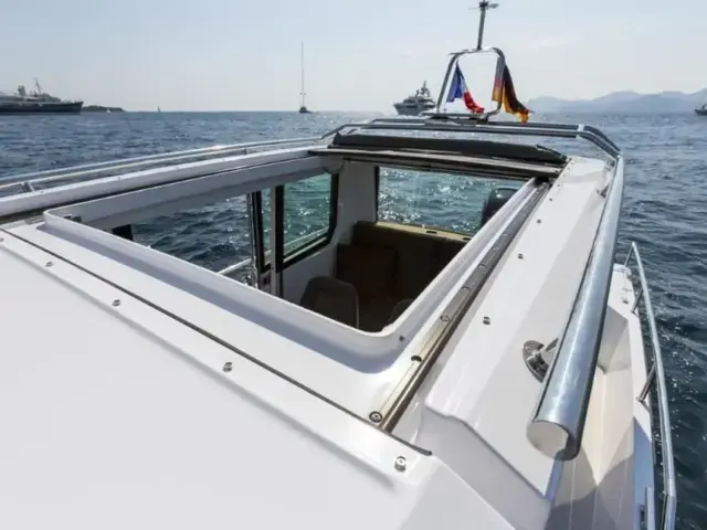 Axopar 28 Cabin