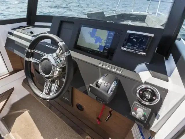 Axopar 28 Cabin