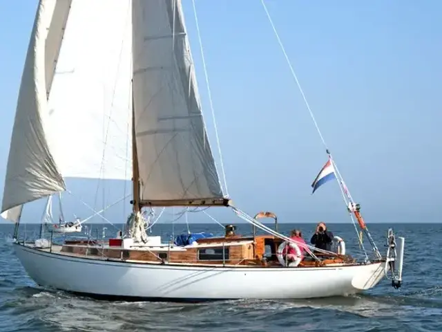 Robert Clark Sloop 42