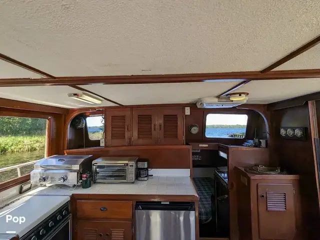 Trader 40 Double Cabin