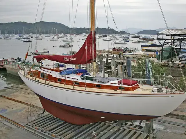 Robert Clark Sloop 42