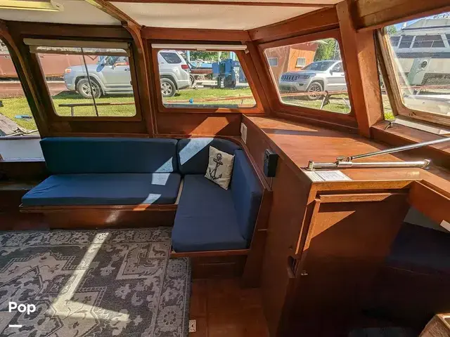 Trader 40 Double Cabin