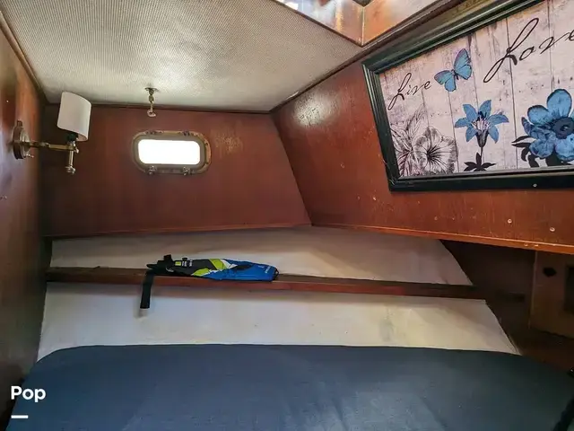 Trader 40 Double Cabin