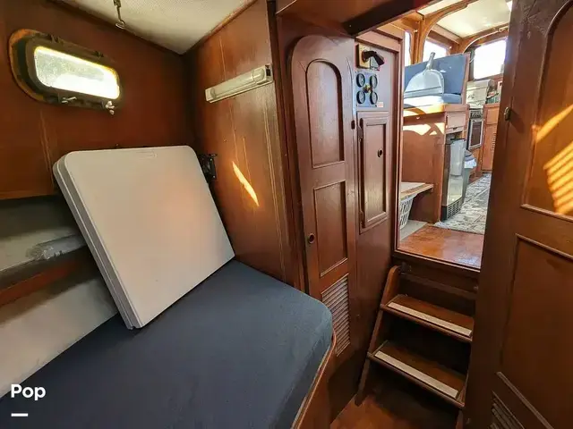 Trader 40 Double Cabin