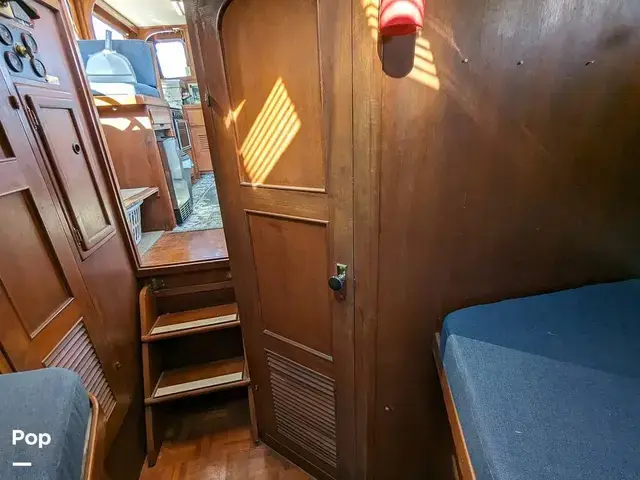 Trader 40 Double Cabin