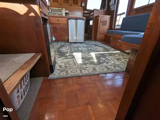 Trader 40 Double Cabin