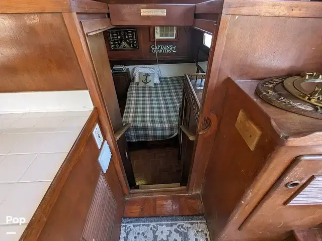 Trader 40 Double Cabin