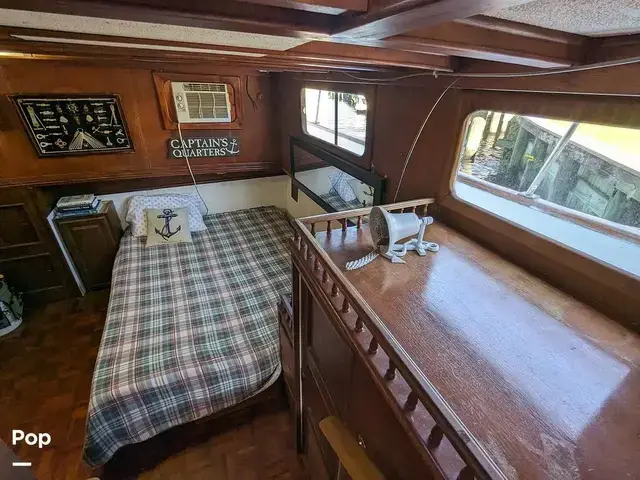 Trader 40 Double Cabin