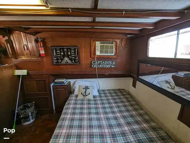 Trader 40 Double Cabin