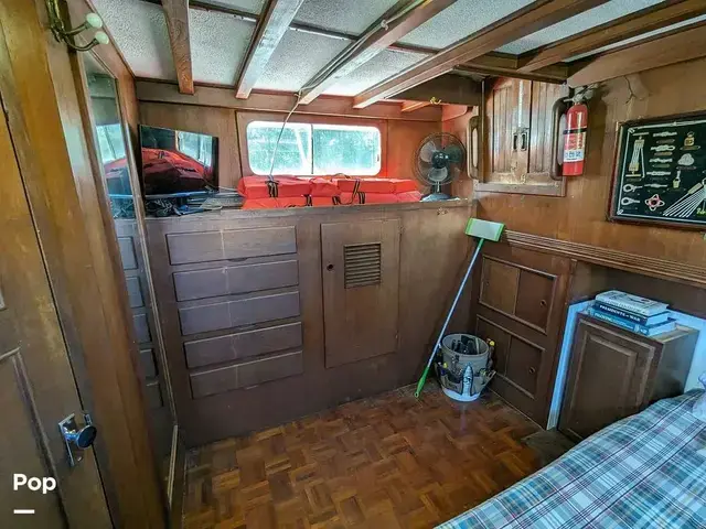 Trader 40 Double Cabin