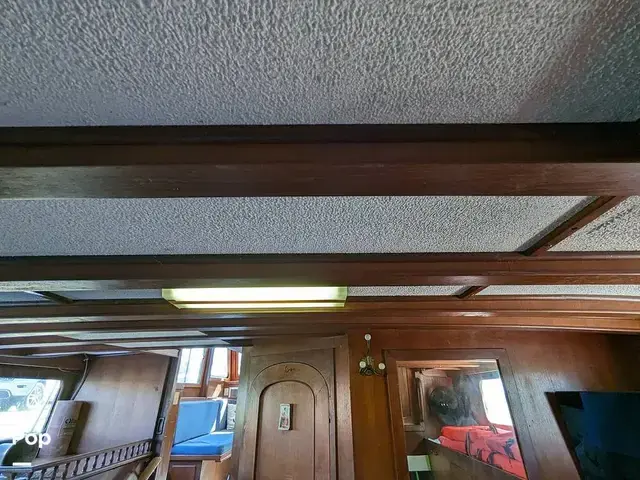 Trader 40 Double Cabin