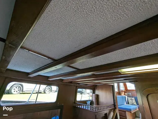 Trader 40 Double Cabin