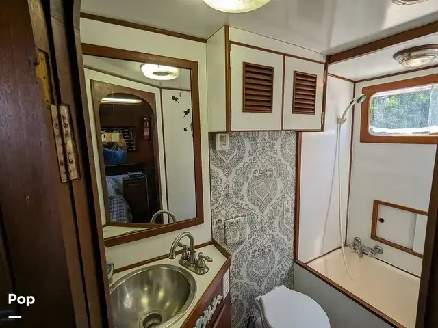 Trader 40 Double Cabin