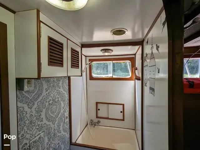 Trader 40 Double Cabin