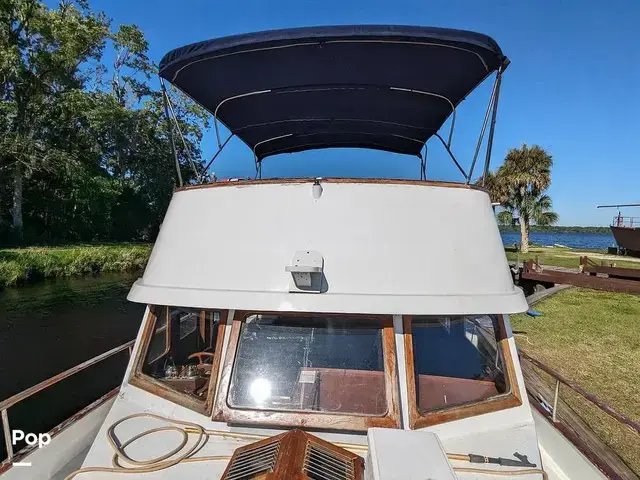 Trader 40 Double Cabin