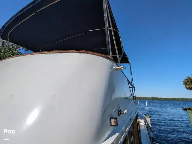 Trader 40 Double Cabin