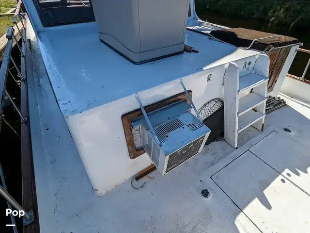 Trader 40 Double Cabin